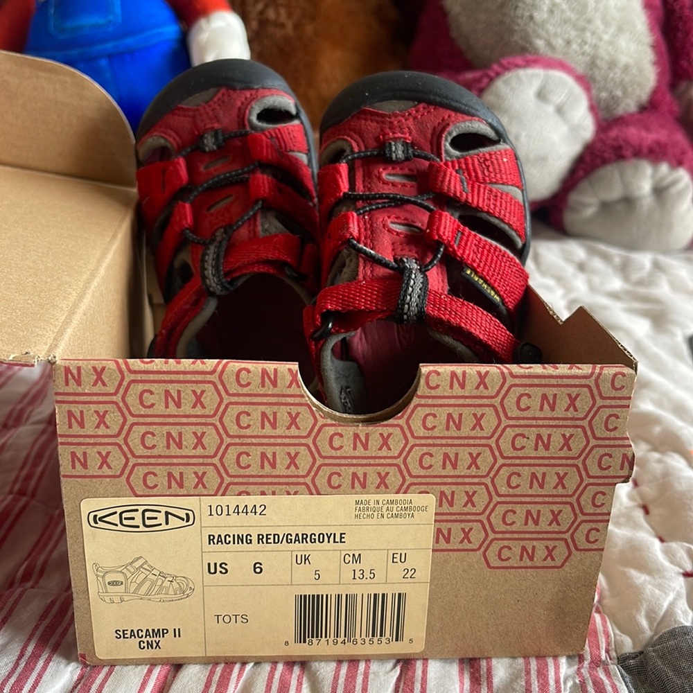 Boys spring/summer keen sandals